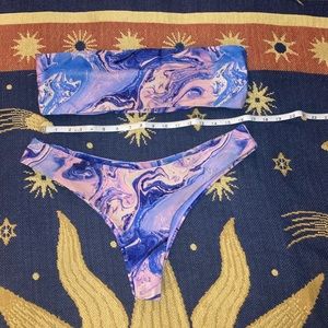 Cheeky marble bandeau bikini